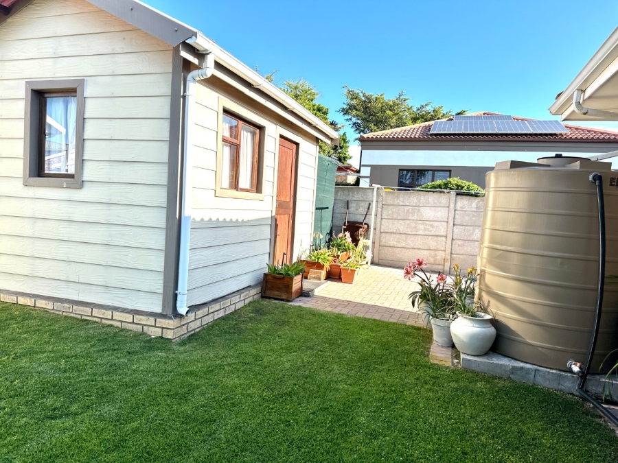 4 Bedroom Property for Sale in Fraaiuitsig Western Cape